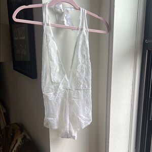 ***NWT*** Chic White Lace Bodysuit